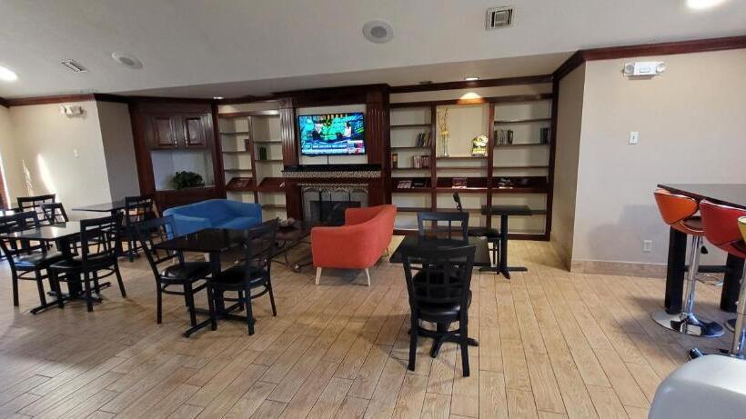 هتل Quality Inn & Suites Columbia I70