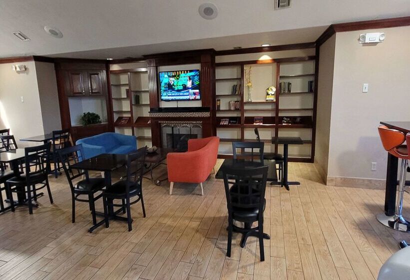 هتل Quality Inn & Suites Columbia I70