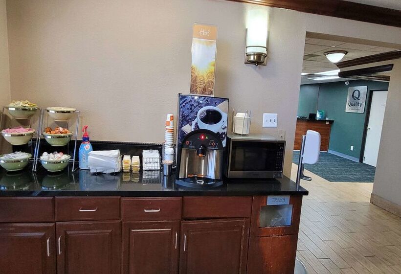 هتل Quality Inn & Suites Columbia I70