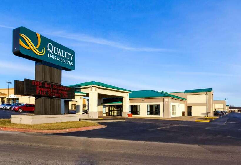 Hotel Quality Inn & Suites Moline  Quad Cities