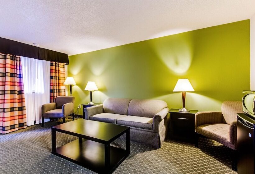 هتل Quality Inn & Suites Moline  Quad Cities