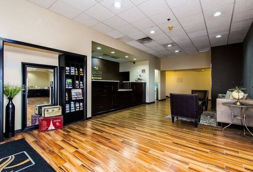 هتل Quality Inn & Suites Moline  Quad Cities