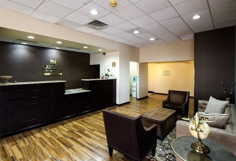 هتل Quality Inn & Suites Moline  Quad Cities