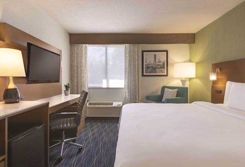 هتل Radisson  Grand Rapids Riverfront