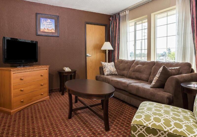 هتل Ramada By Wyndham Portland