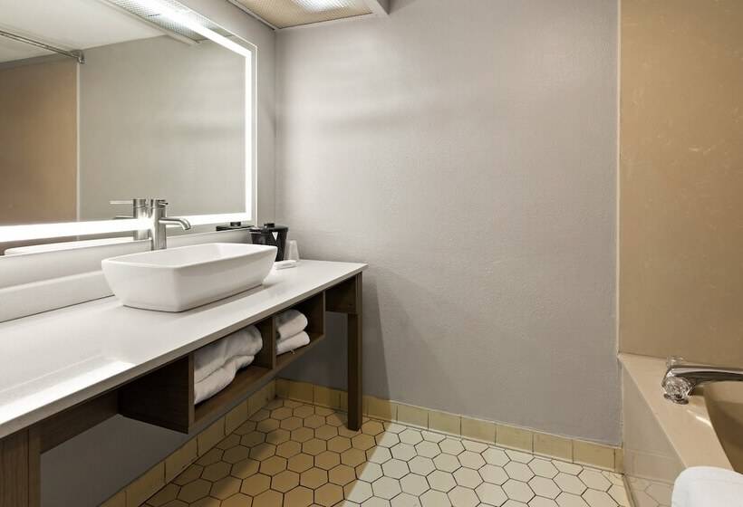 هتل Red Roof Inn & Suites Monroe, Nc