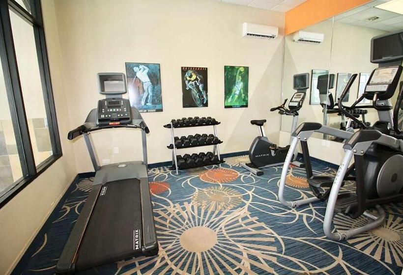 هتل Stay Suites Formerly Known As Days Inn & Suites By Wyndham La Crosse Onalaska