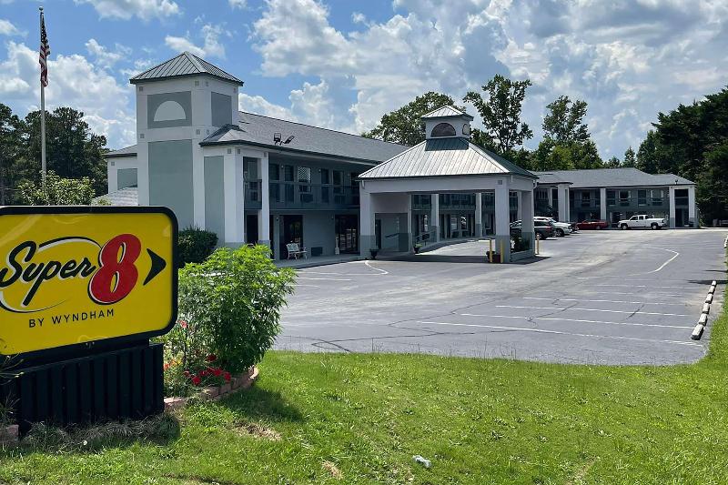 فندق Super 8 By Wyndham Elberton