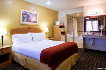 Surestayplus Hotel By Best Western San Jose Central City
