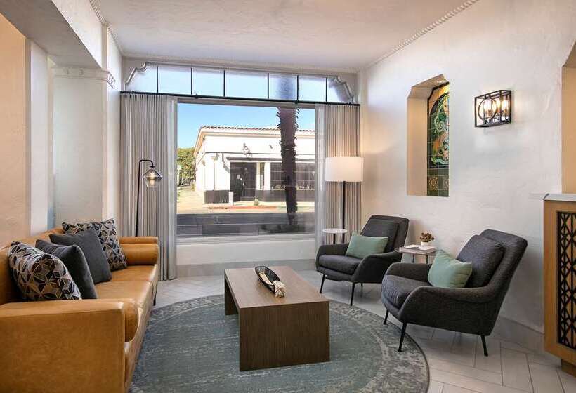 호텔 Virginia Santa Barbara, Tapestry Collection By Hilton