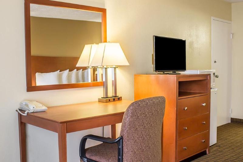 Отель Wilkesbarre Inn & Suites