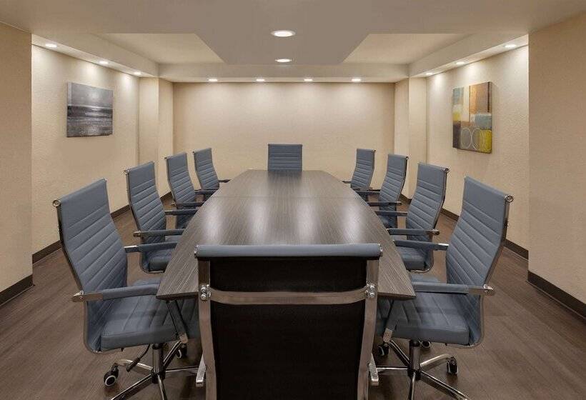 فندق Wingate By Wyndham Troy