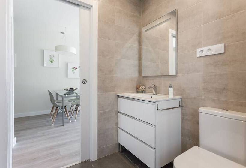 Bcn Design Apartment With Portable Wifi