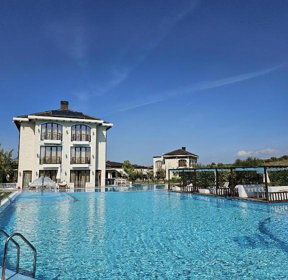 فندق Vinea Resort