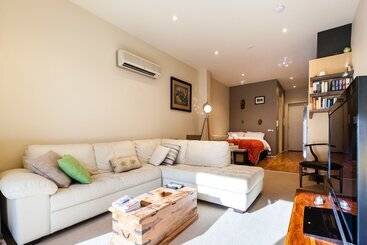 Tennyson, Richmond Studio Apartment