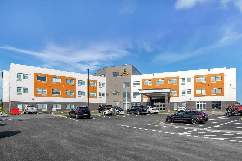 هتل Quality Inn & Suites