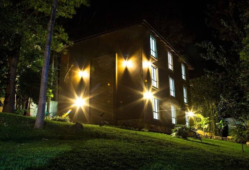 هتل Malkia Trees Lodge