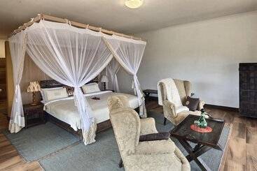 هتل Olerai Lodge