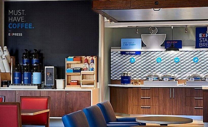 Отель Holiday Inn Express & Suites   Kokomo South, An Ihg