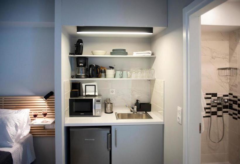 Caravel Voyage Suites By Livingspace