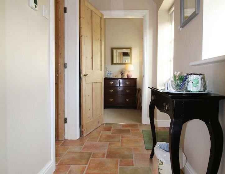 تختخواب و صبحانه Ivy Cottage