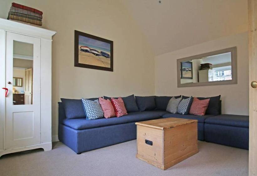 تختخواب و صبحانه Ivy Cottage