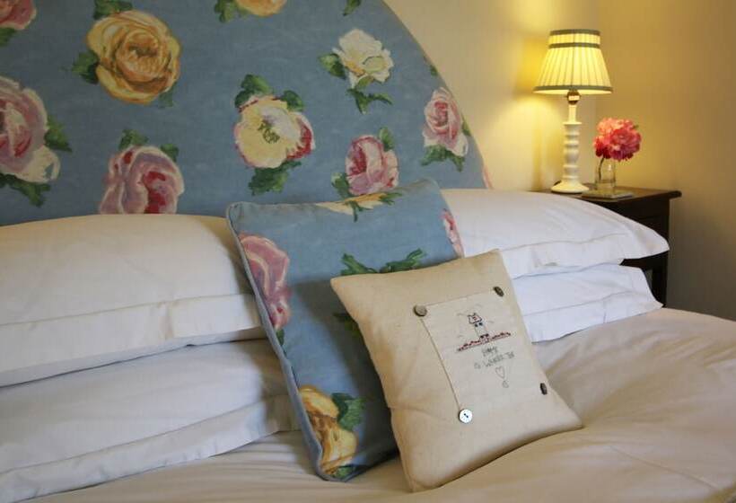 تختخواب و صبحانه Ivy Cottage