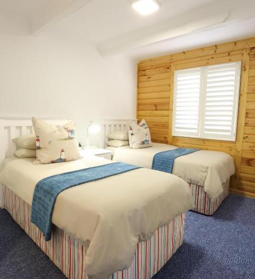 Brenton On Sea Cottages