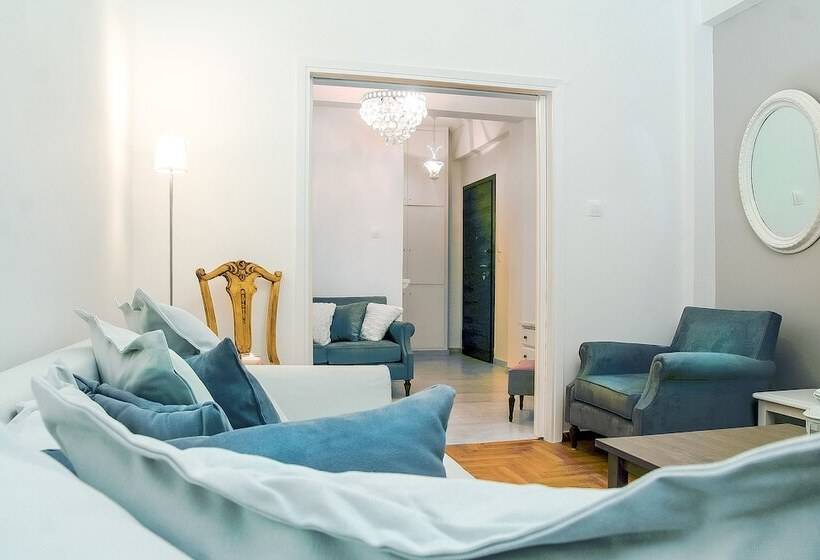 Charming 2 Bdr Apt Next To Piraeus Port