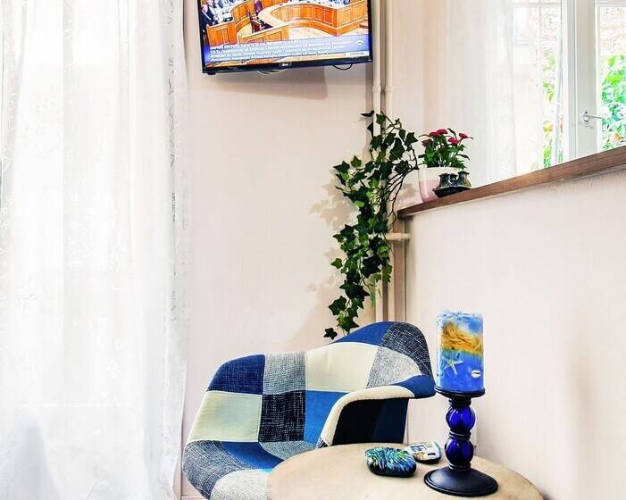 Elegant And Renovated Flat In Dafni