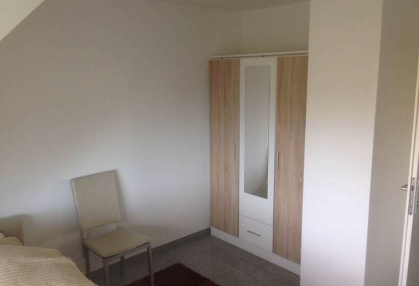 مسافرخانه Privatzimmer Eko 2