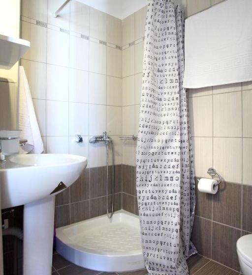 هتل Apartments Avra