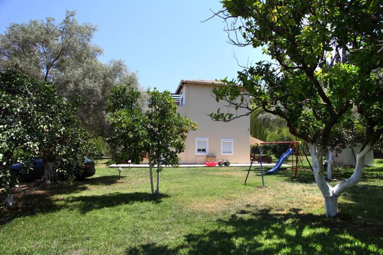 هتل Apartments Avra