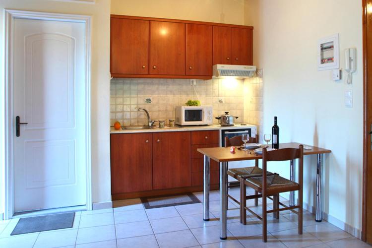 هتل Apartments Avra