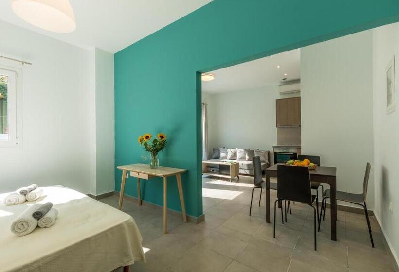 Local Hostel & Suites