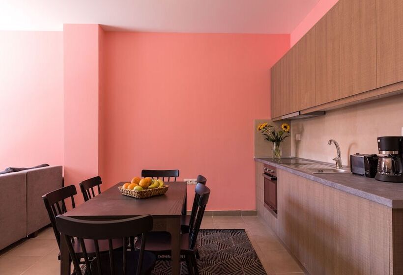 Local Hostel & Suites