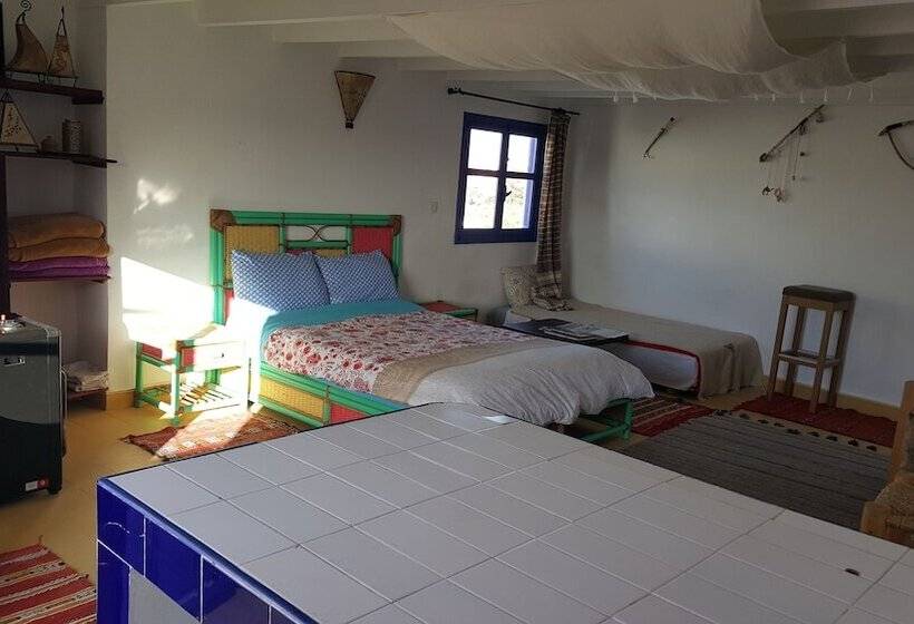 پانسیون The Spot