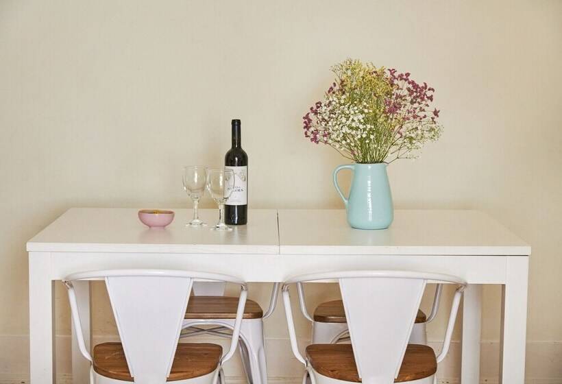 Renovated Spacious Baixa Apartment, By Timecooler