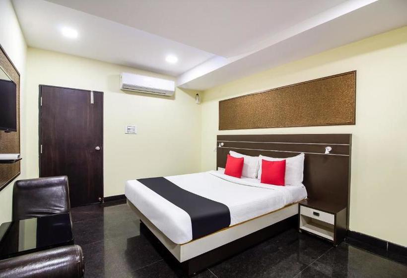 ホテル Capital O 28650 Nikhil Regency