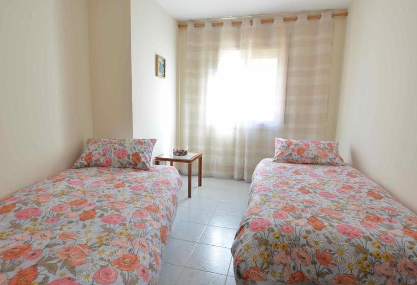 تختخواب و صبحانه Reus Bedrooms 2 Habitaciones Con Baño Privado, Sin Cocina