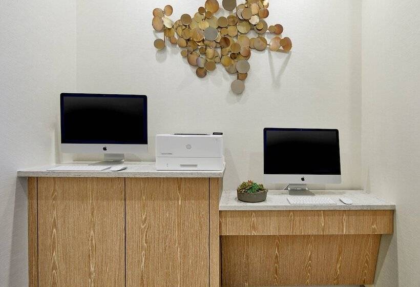 Отель Residence Inn St. Petersburg Tierra Verde