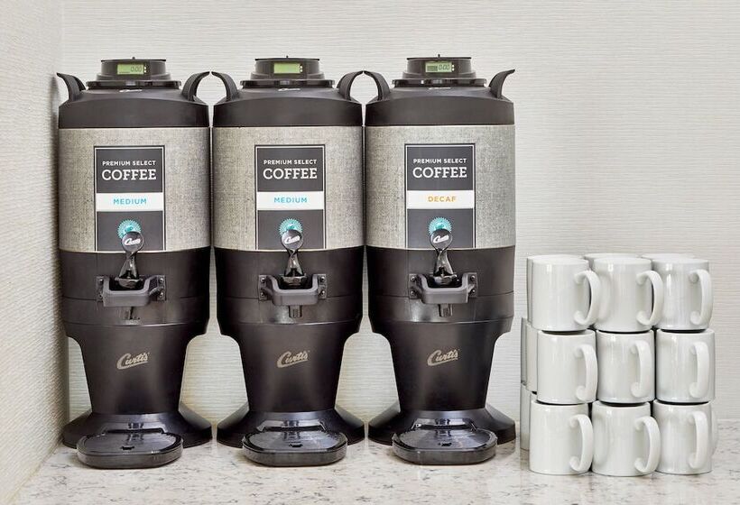 Отель Residence Inn St. Petersburg Tierra Verde