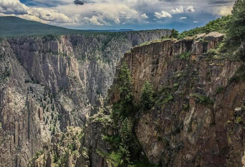 فندق Arrowhead Mountain Lodge