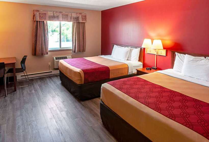 هتل Econo Lodge On The Bay