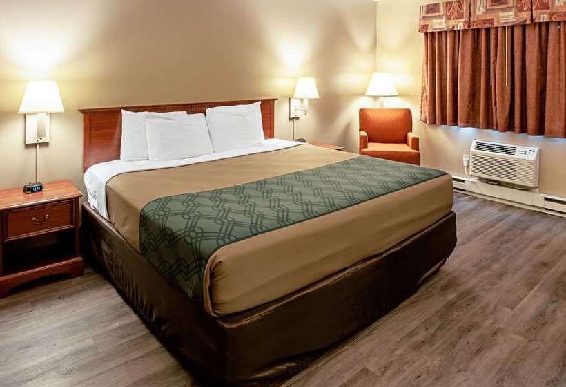 هتل Econo Lodge On The Bay