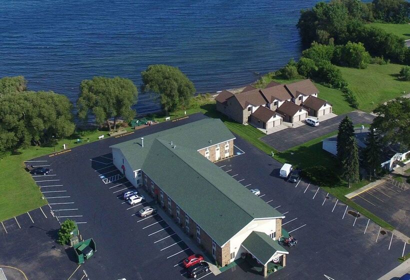 فندق Econo Lodge On The Bay