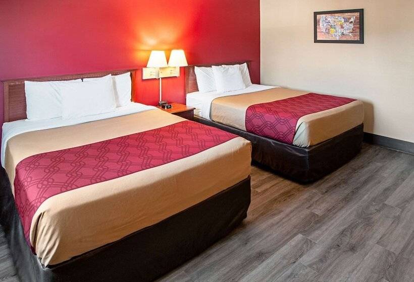هتل Econo Lodge On The Bay