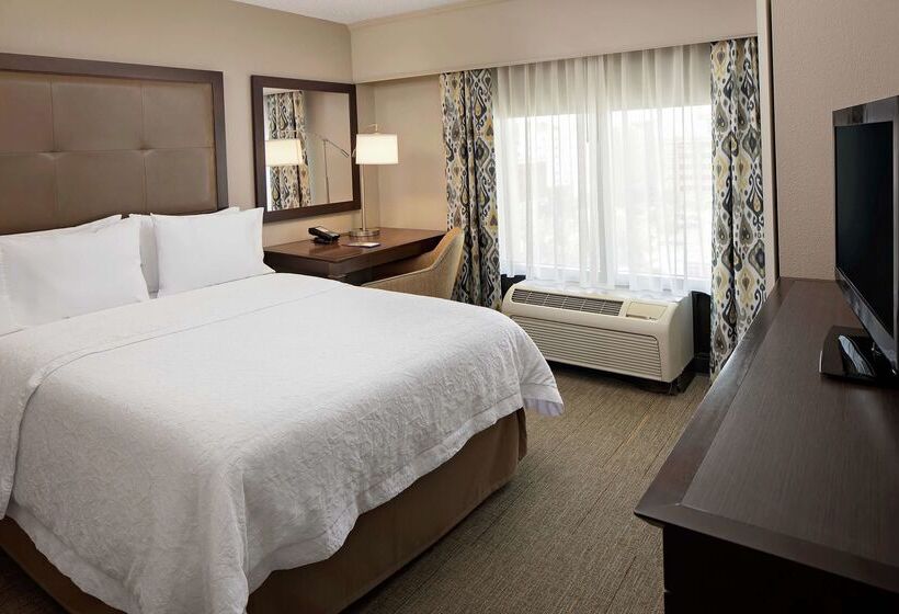 هتل Hampton Inn Louisville Downtown