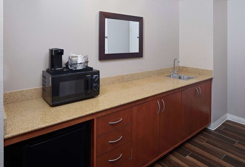 هتل Hampton Inn Louisville Downtown