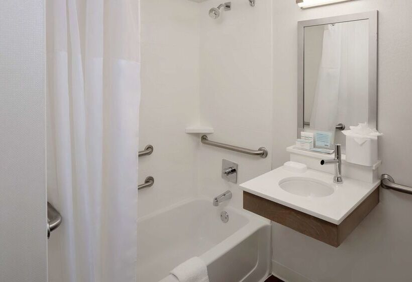 هتل Hampton Inn Louisville Downtown